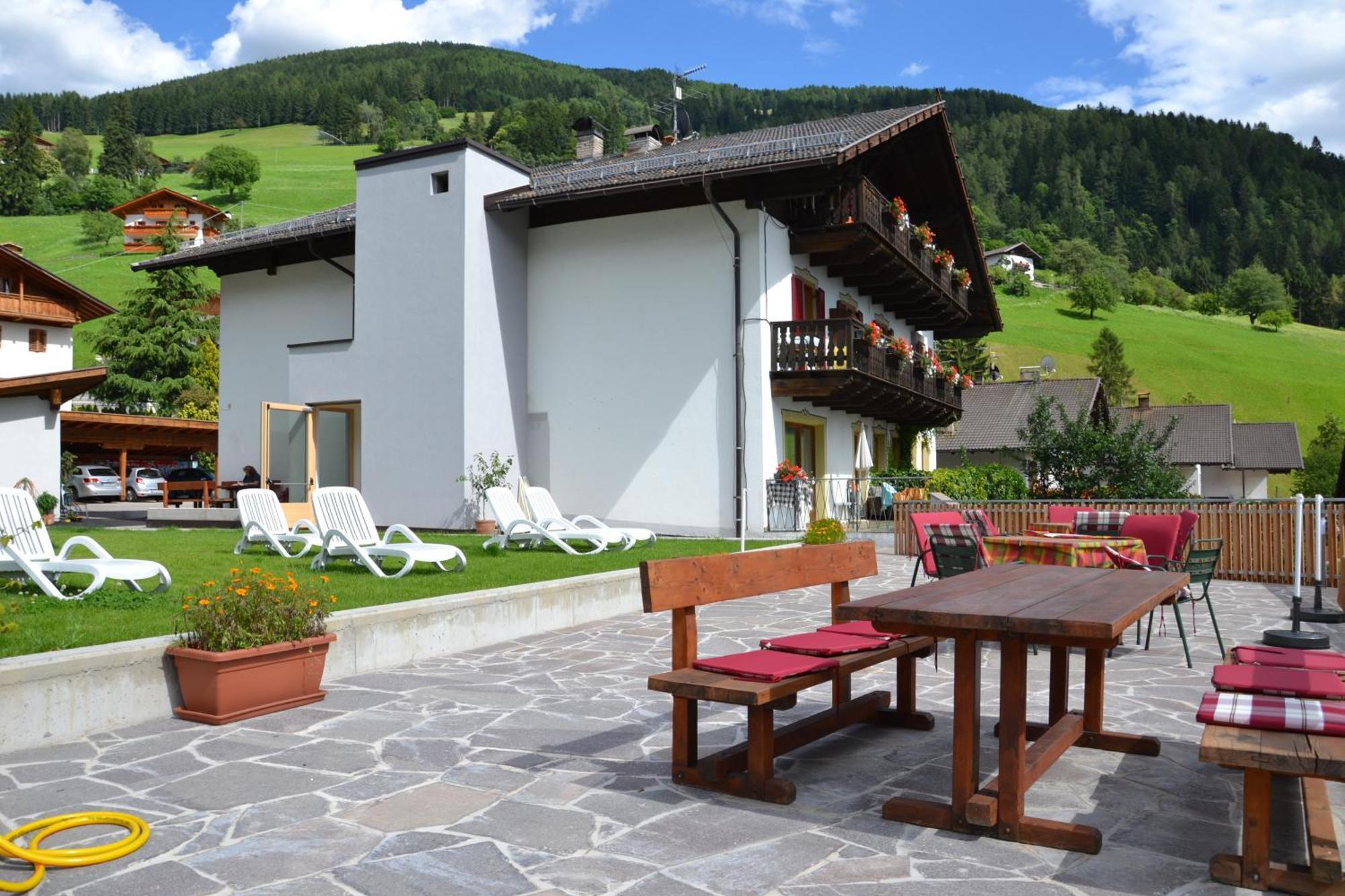 Pension Apartments Klotznerhof Schenna Eksteriør billede